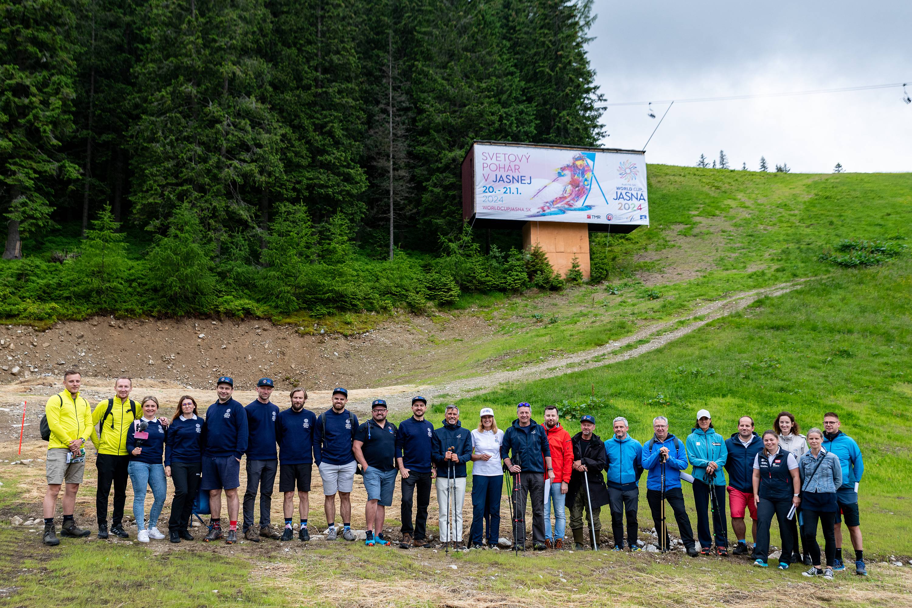 Pr Pravy Na Audi FIS Svetov Poh R V Alpskom Ly Ovan Od Tartovan   Jakub Vojtek C  June23 35 